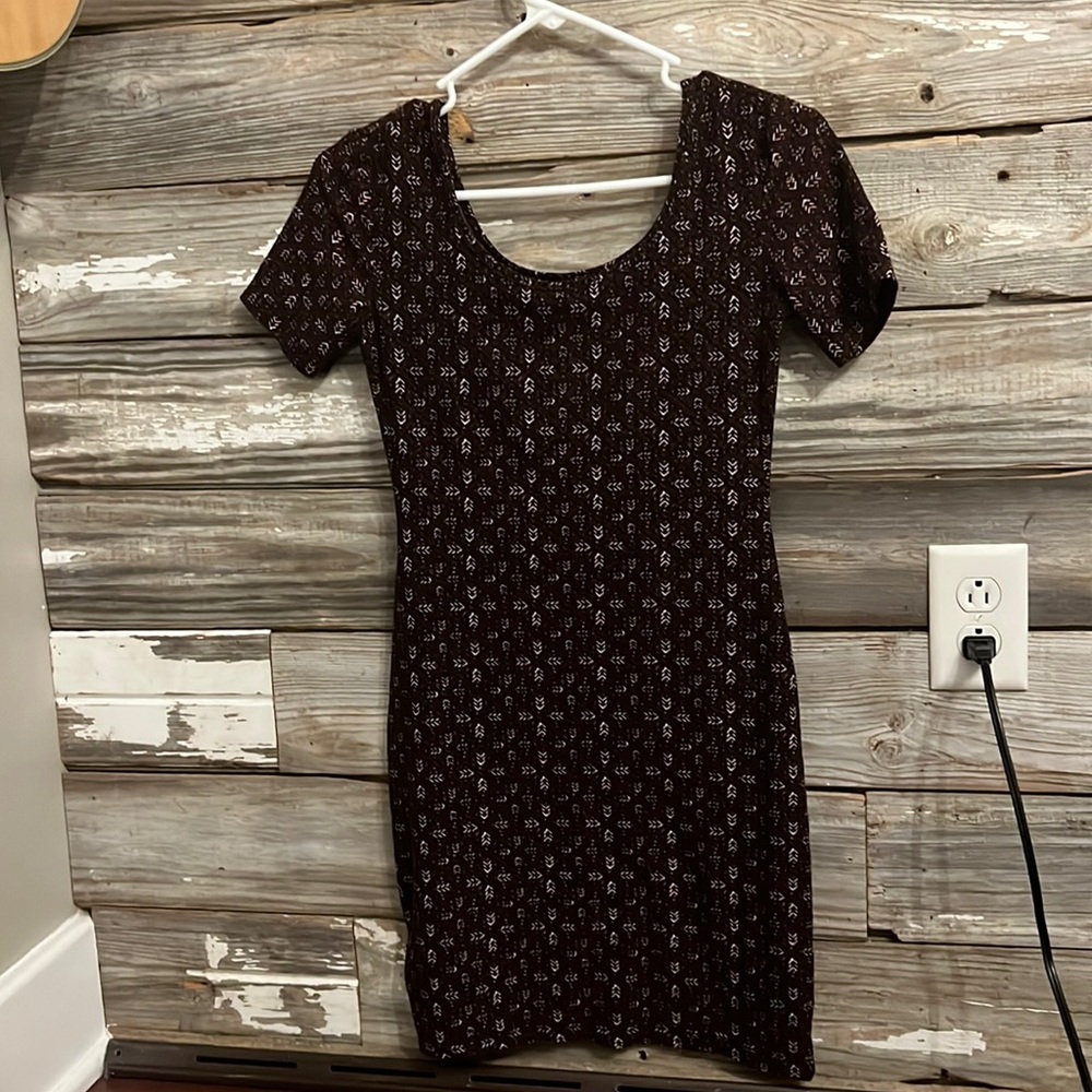 Kohl’s maroon dress size small